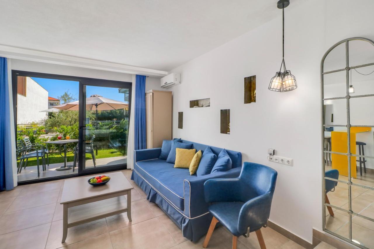 Theros Villas & Suites Chrysi Ammoudia Buitenkant foto